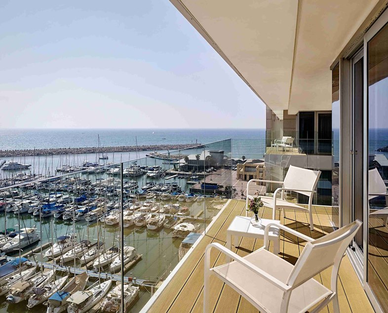 balcony